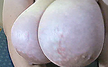 大爆乳で顔面呑み込み
